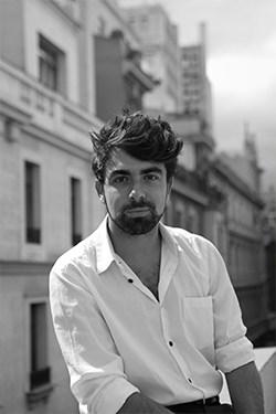 Javier Peña Ibáñez | Mondo Galería | Foto de Asier Rua para revista AD | arquitecto. diseño expositivo. espacios efímeros. mobiliario. Lo nuevo, profesor en IED Design.
