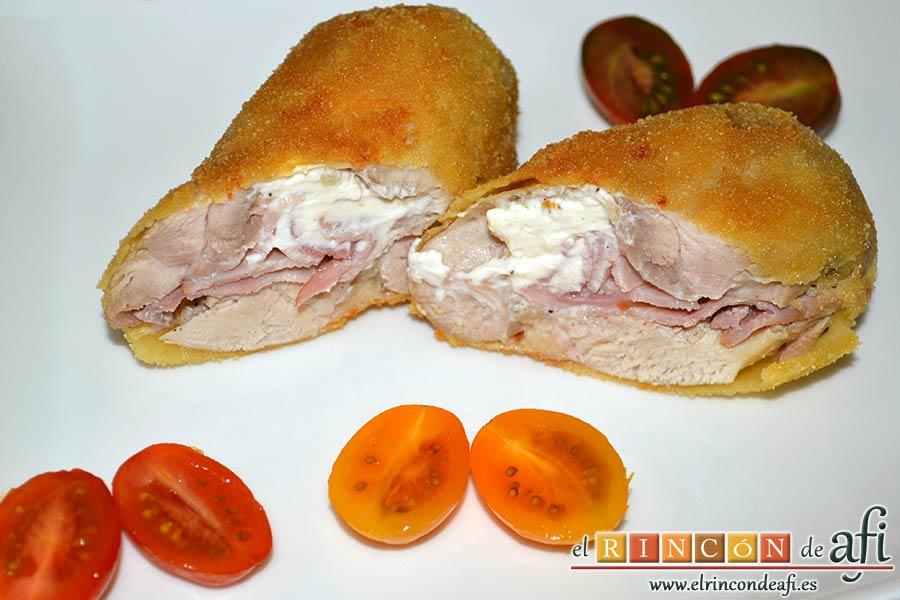 Muslos de pollo rellenos de queso y bacon, sugerencia de presentación