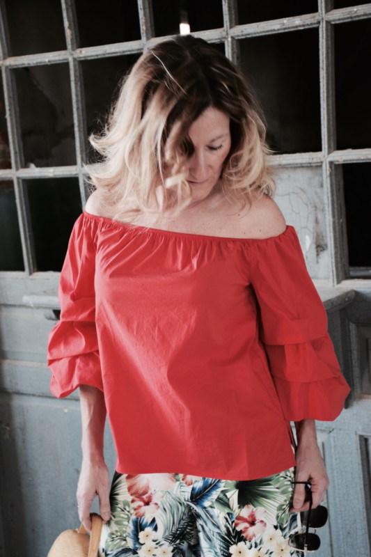 palazo-tropical-verano-abullonada-naranja-hombros-al-aire