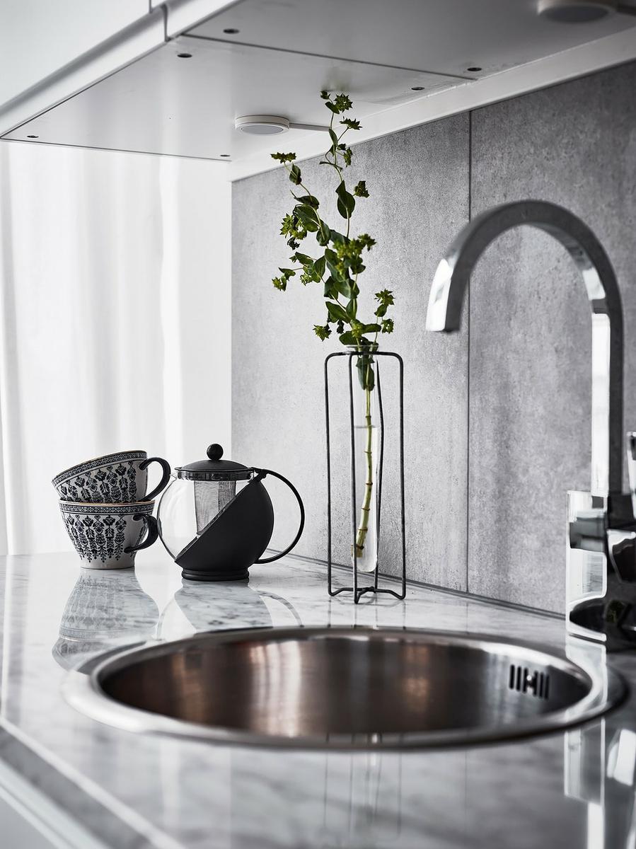 Decorar_con_plantas_de_interior_un_mini_piso_decoinspirción_decolook_detalle_maceta_cocina
