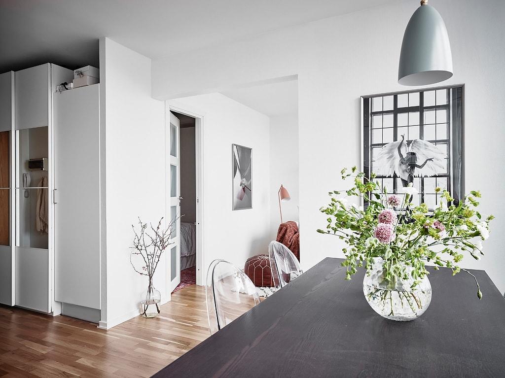 Decorar_con_plantas_de_interior_un_mini_piso_decoinspirción_decolook_comedor