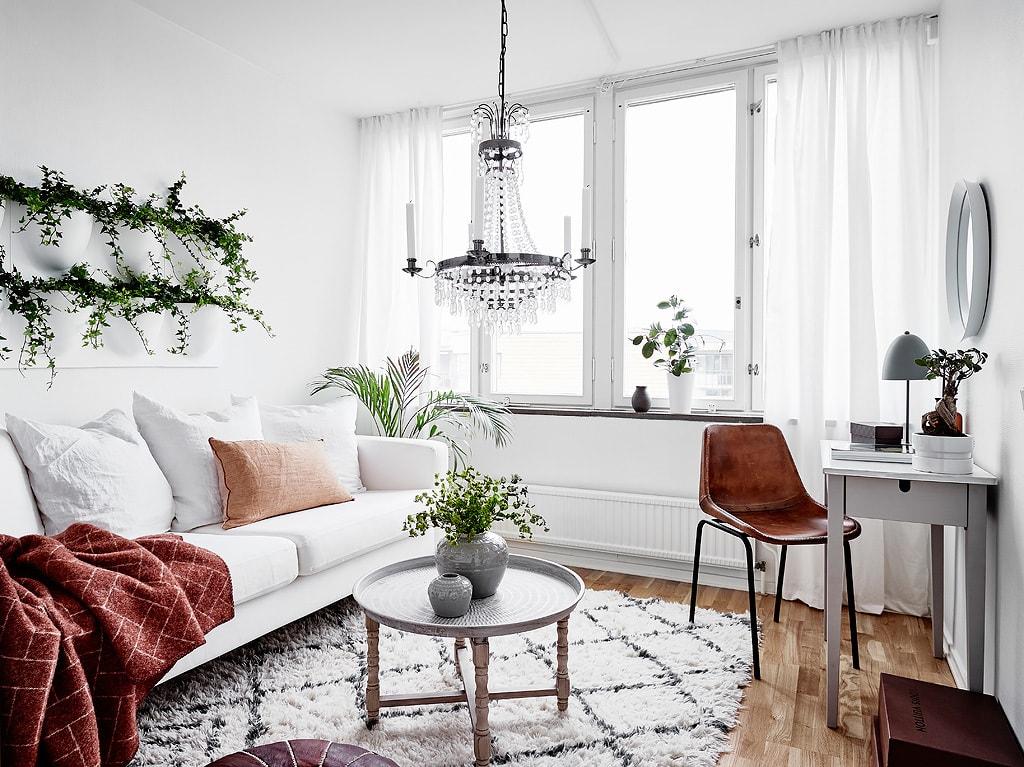 Decorar_con_plantas_de_interior_un_mini_piso_decoinspirción_decolook_salón