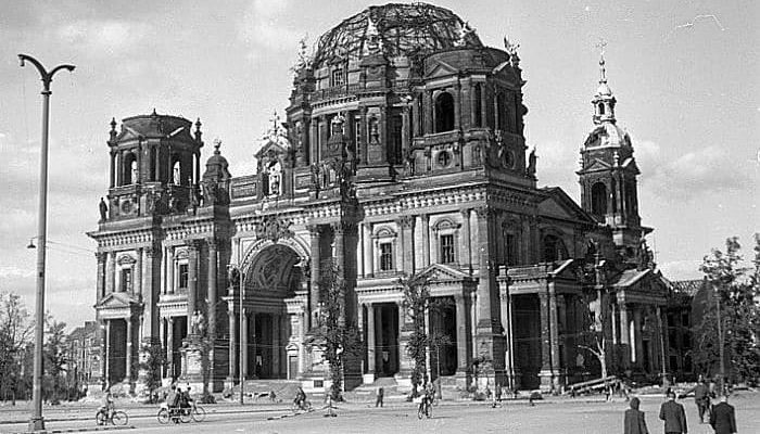 Daños causados a la catedral de berlin