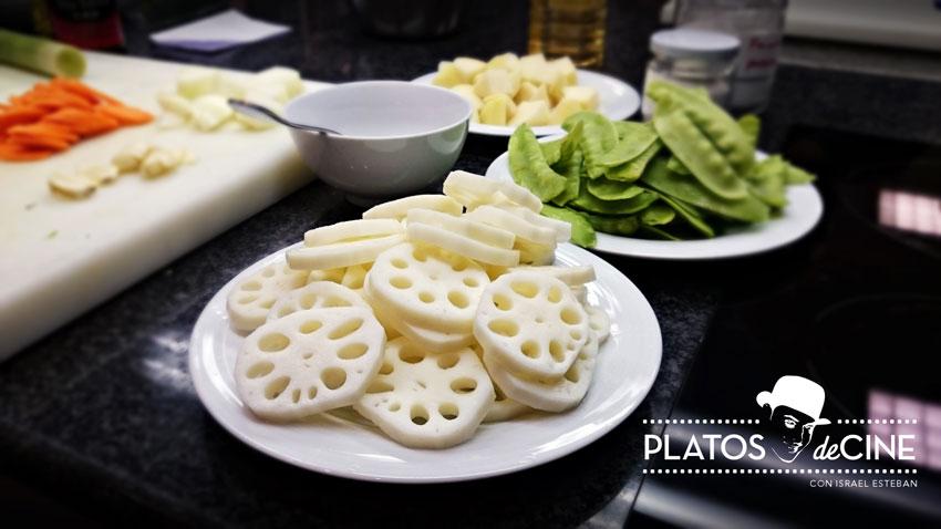 Receta arroz chino con raíz de loto y verduras