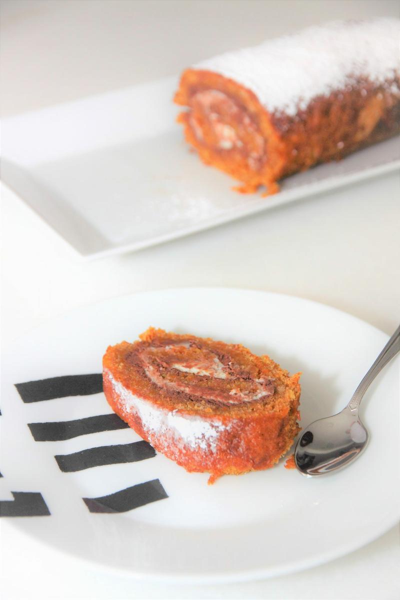 Brazo de gitano de zanahoria y chocolate