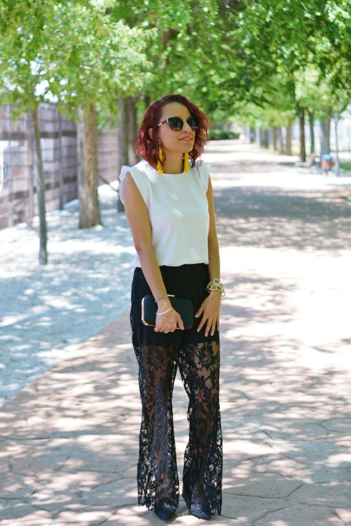 Pantalón palazzo de encaje