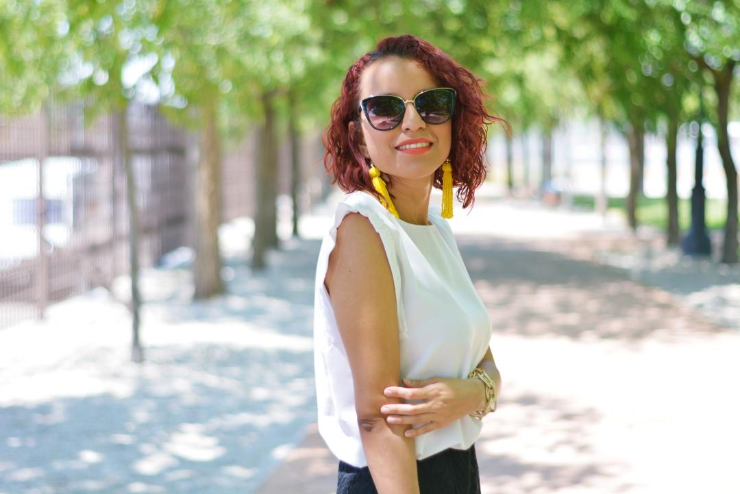 Look con blusa blanca