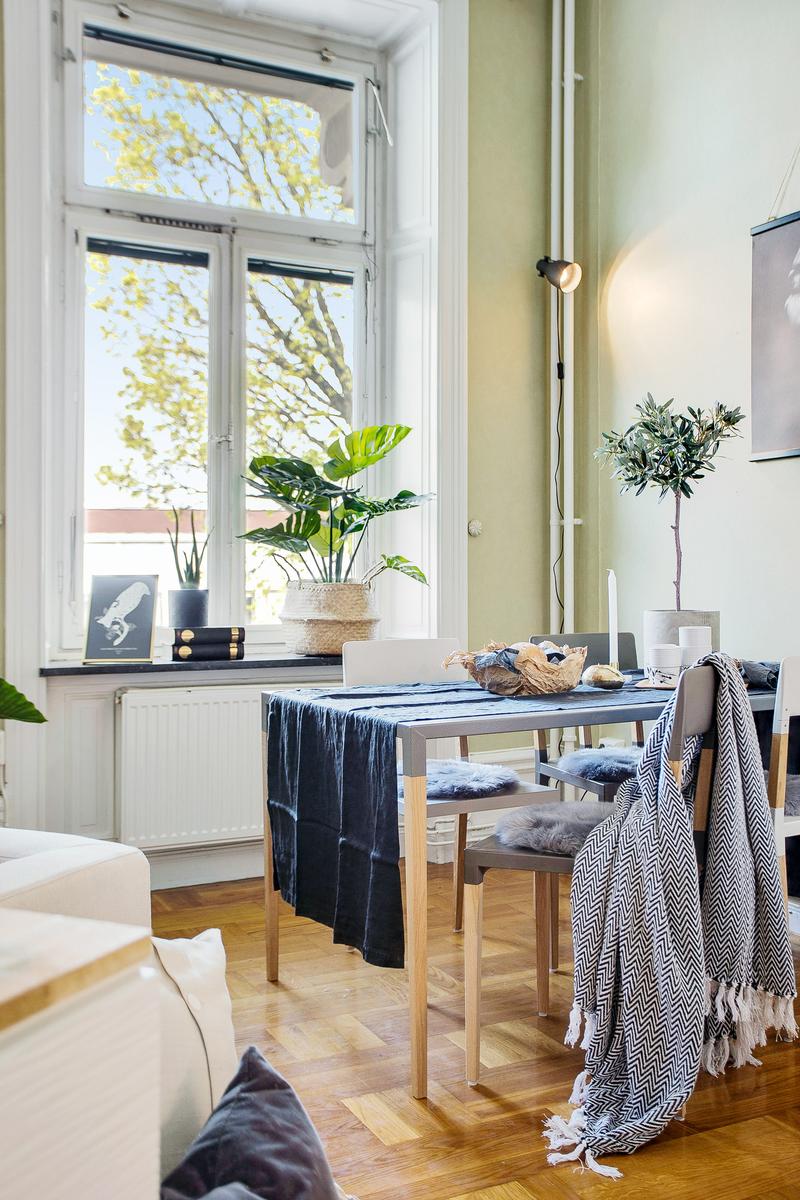 Mini_piso_con_mucho_encanto_decoración_interiorismo_rincón_comedor
