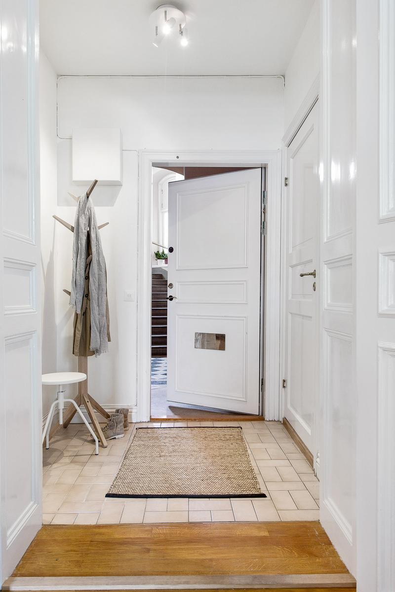 Mini_piso_con_mucho_encanto_decoración_interiorismo_recibidor