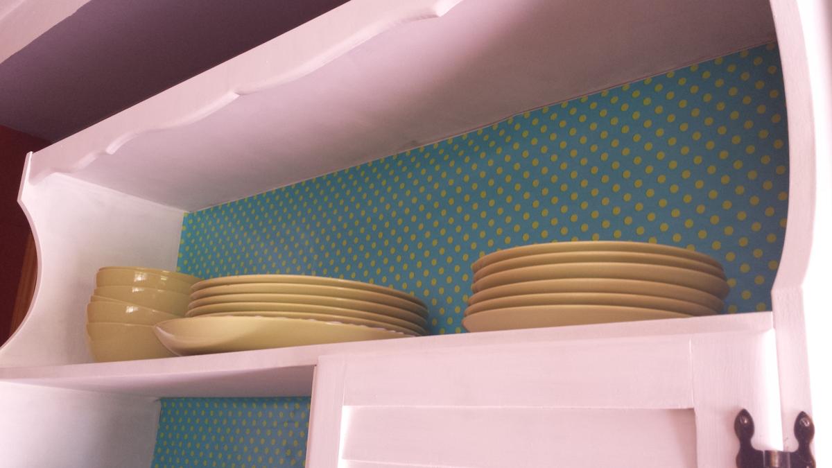 mueble reciclado - Detalle del papel de la trasera