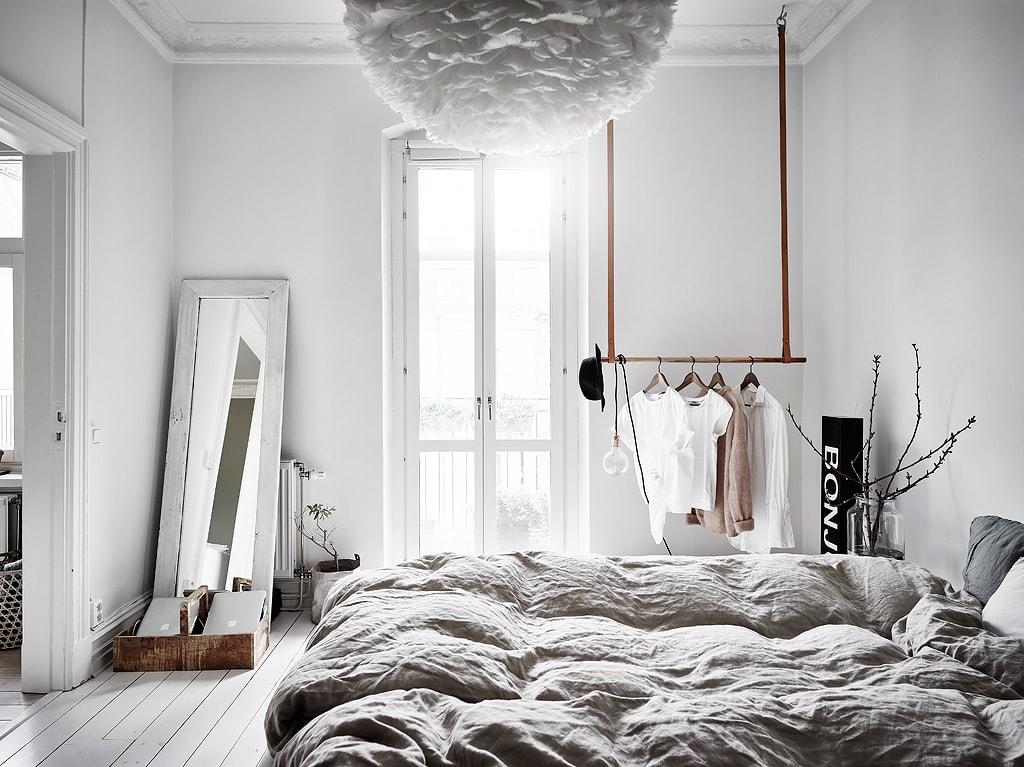 Paredes_verde_soft_casa_con_carácter_decoración_interiorismo_complementos_decorativos_dormitorio