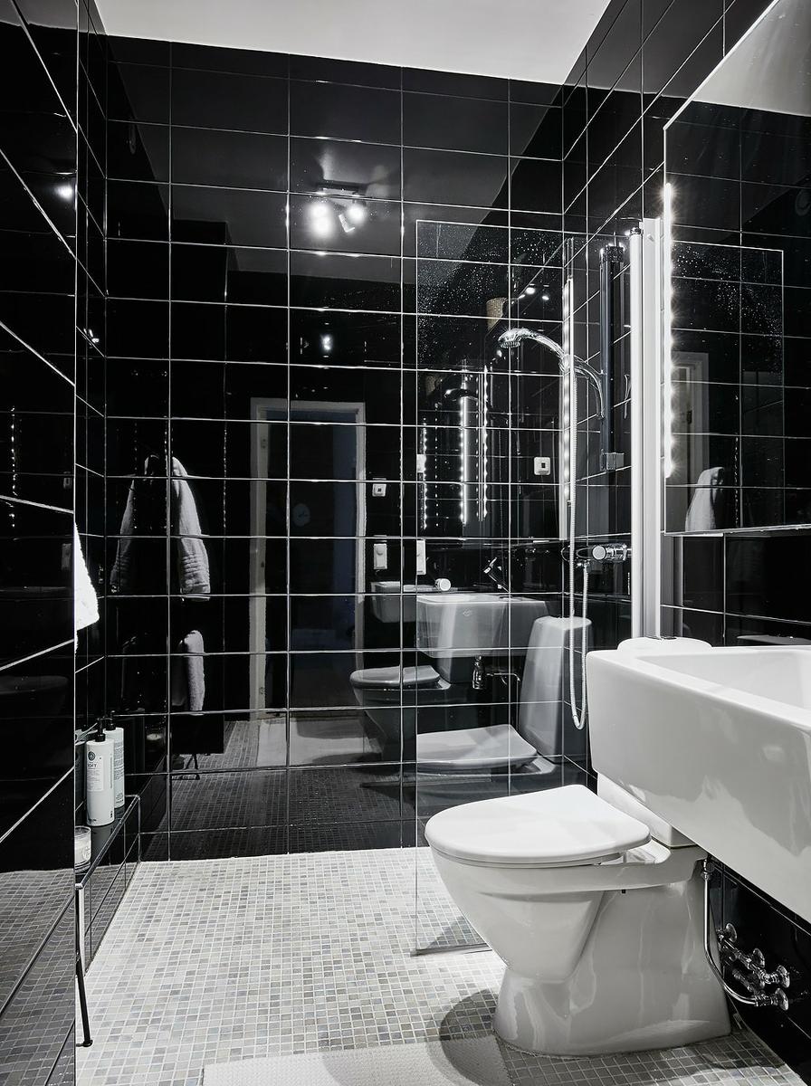 Paredes_verde_soft_casa_con_carácter_decoración_interiorismo_baño_diseño_blanco_negro_gris