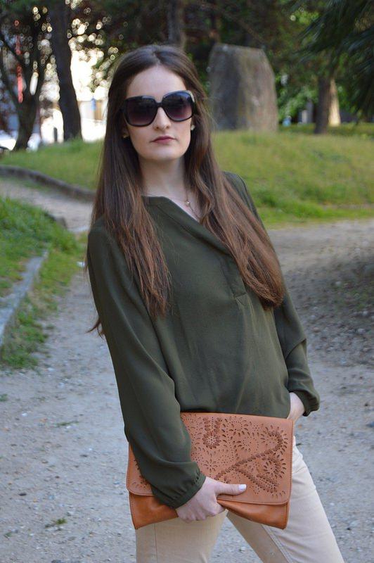 KHAKI-BLUSA-LOOK (2)