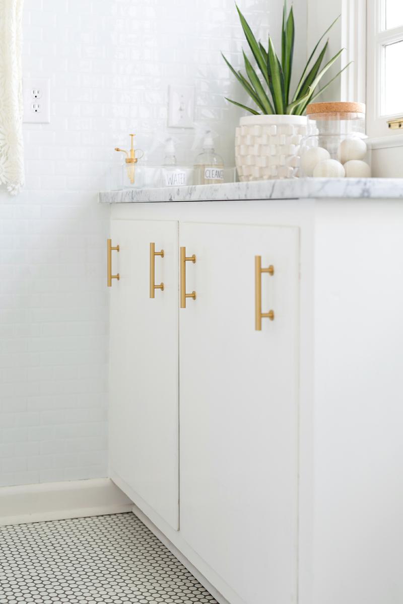 Antes_y_después_sorprendente_cambio_en_la_lavandería_detalles_muebles