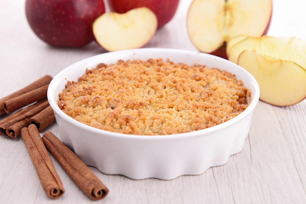 18032632 - gourmet apple crumble