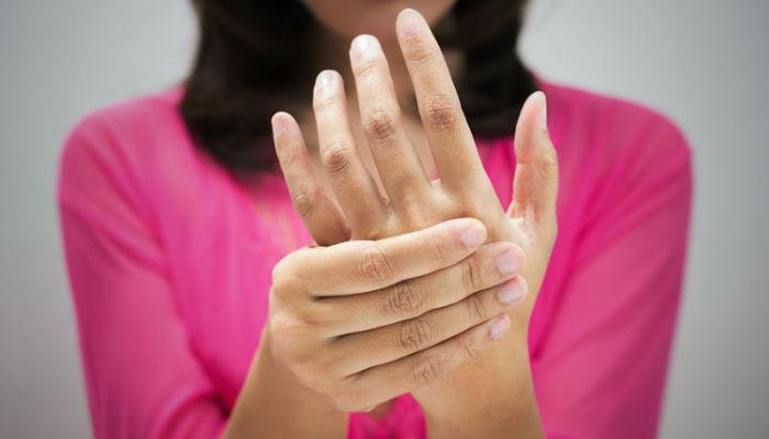 porque se hinchan las manos