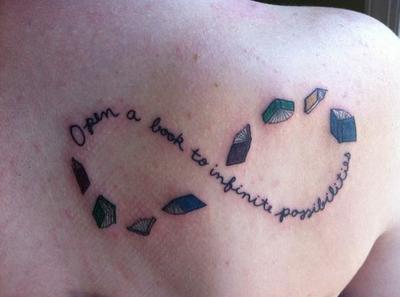 infinito diseño con libros