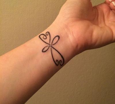 idea tatuaje infinito muñeca