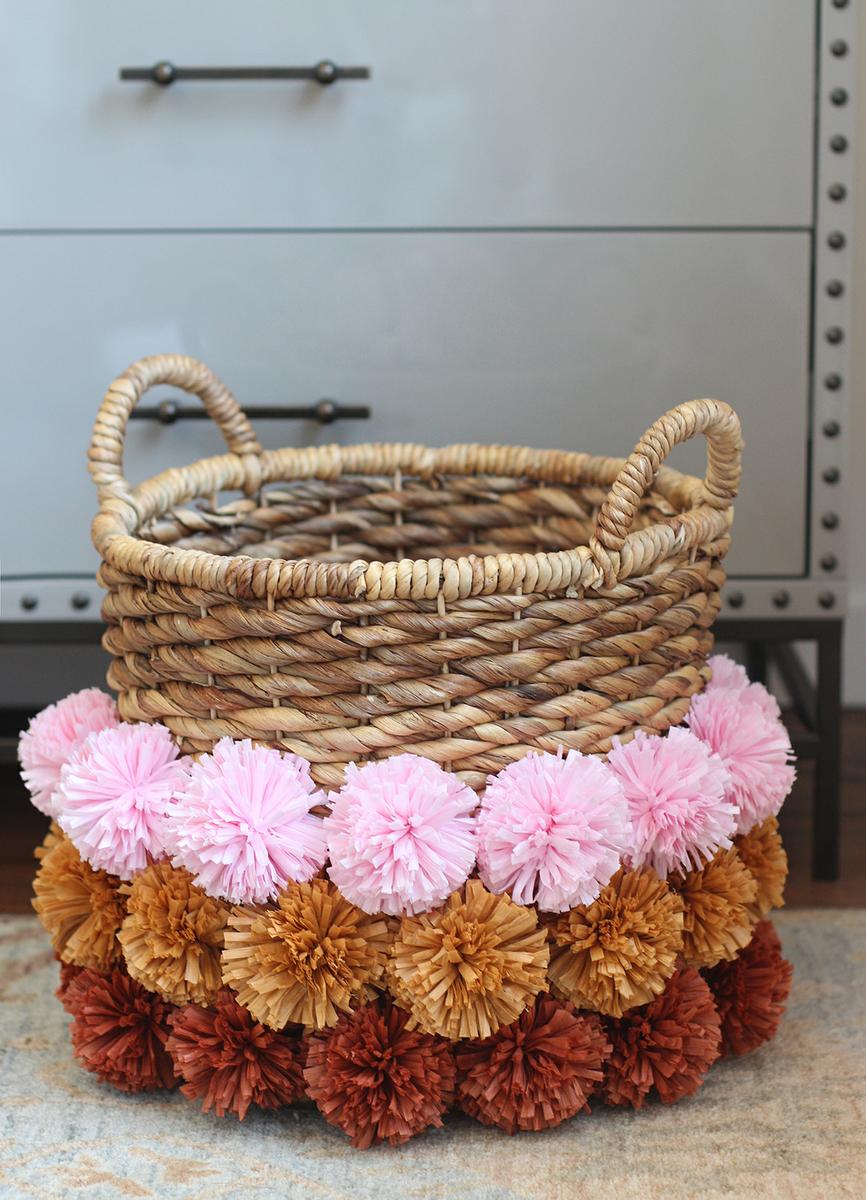 DIY-para-intentar-este-verano-cesto-pompom-pompombasket-05