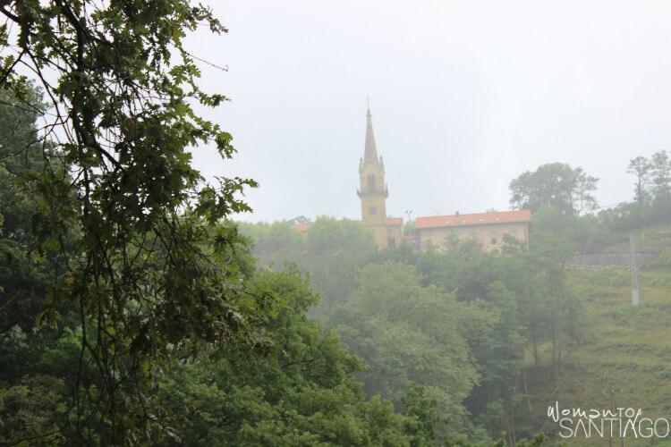 foto de la ermita de guadalupe en un día nublado