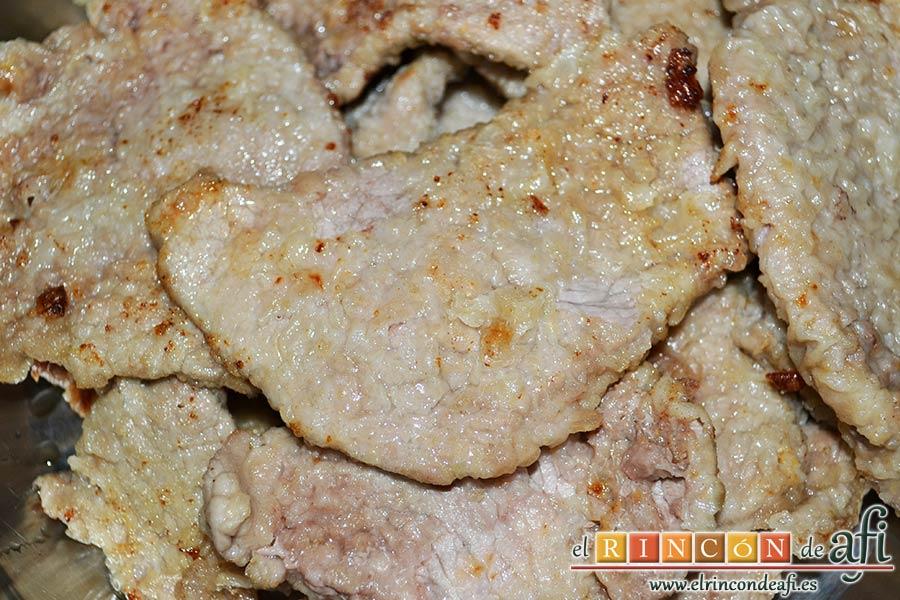 Filetes de ternera al cava, pasarlos a un caldero