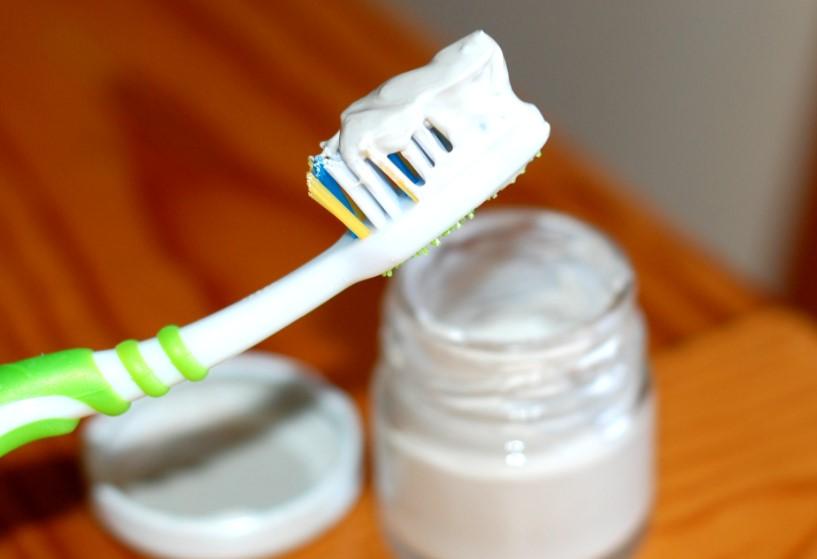 elaborar pasta dental casera