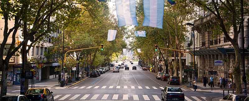 La Avenida de Mayo, en el Centro Historico de Buenos Aires.