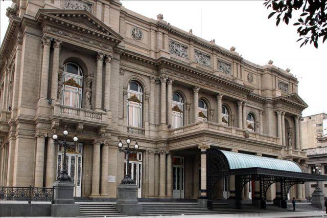 El Teatro Colón de Buenos Aires, Argentina. Fachada