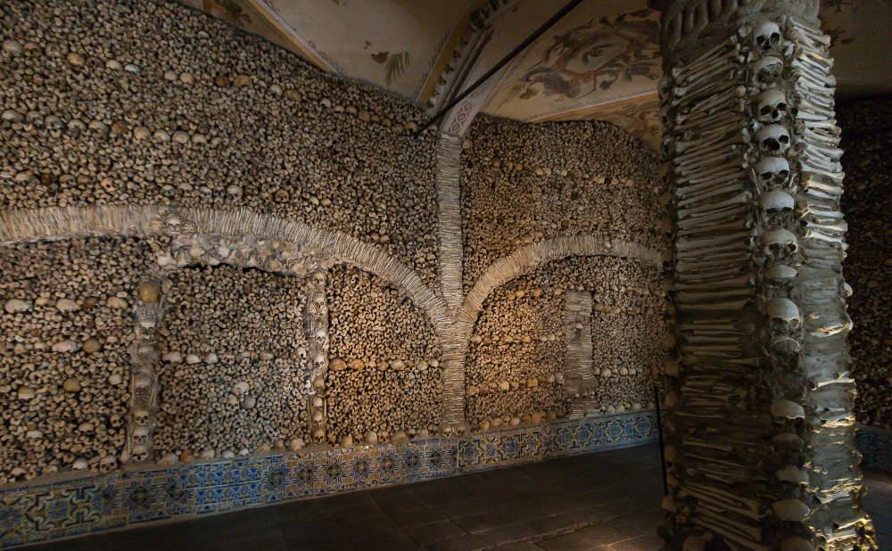 capilla-huesos-evora