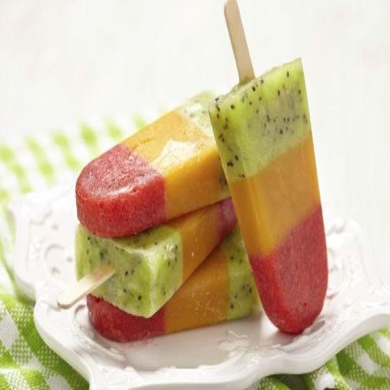 comer fruta en forma de helado