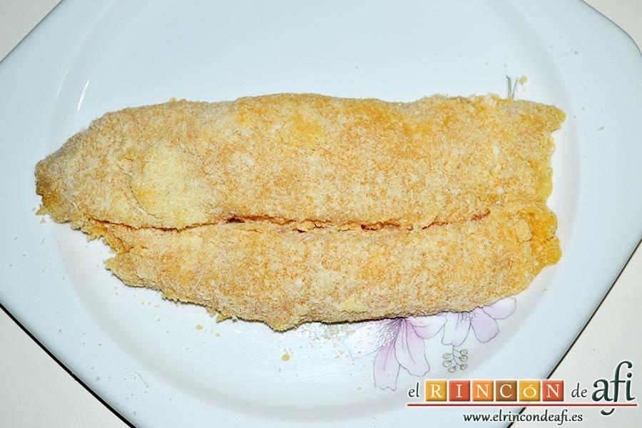 Filetes de corvina con costra de parmesano, irlos colocando en una fuente