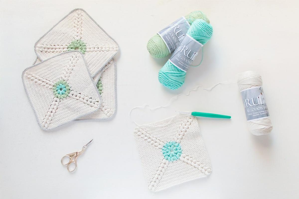 Cómo hacer tu primera colcha de ganchillo - Escoge el patrón, visto en "I am a Mess Blog"