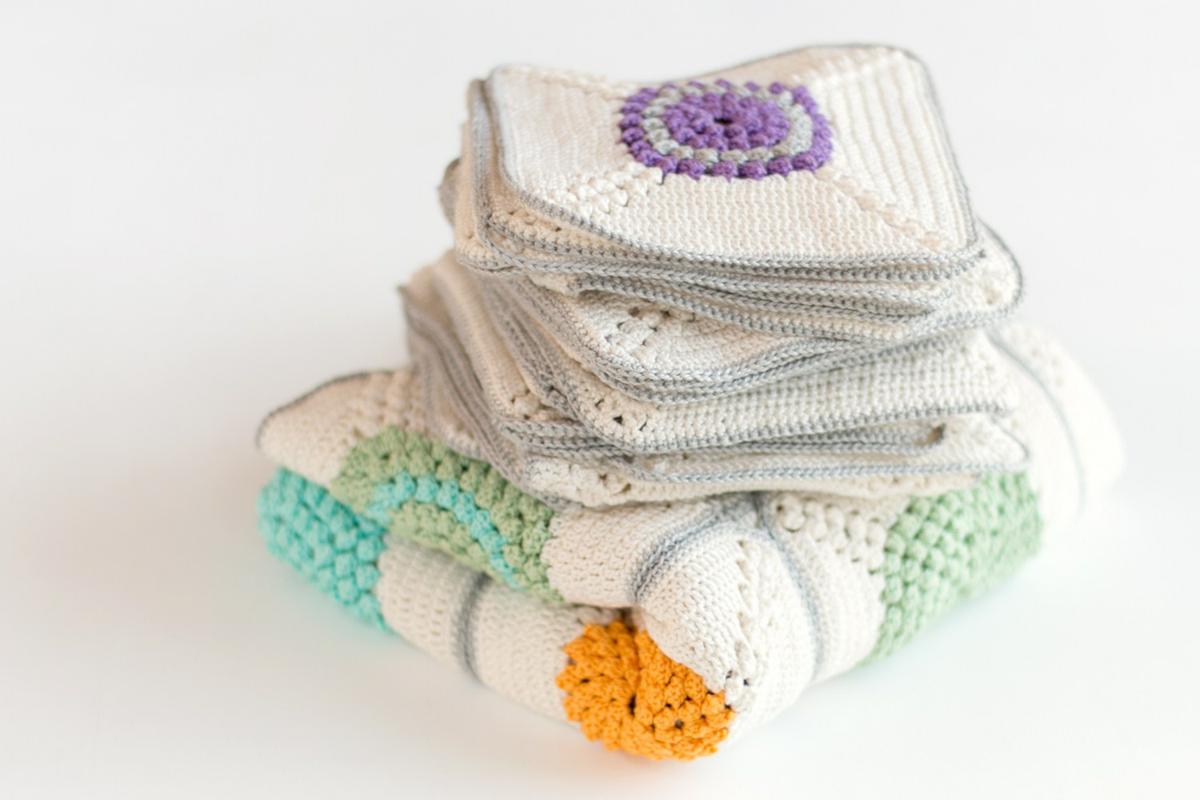 Cómo hacer tu primera colcha de ganchillo, visto en "I am a Mess Blog"