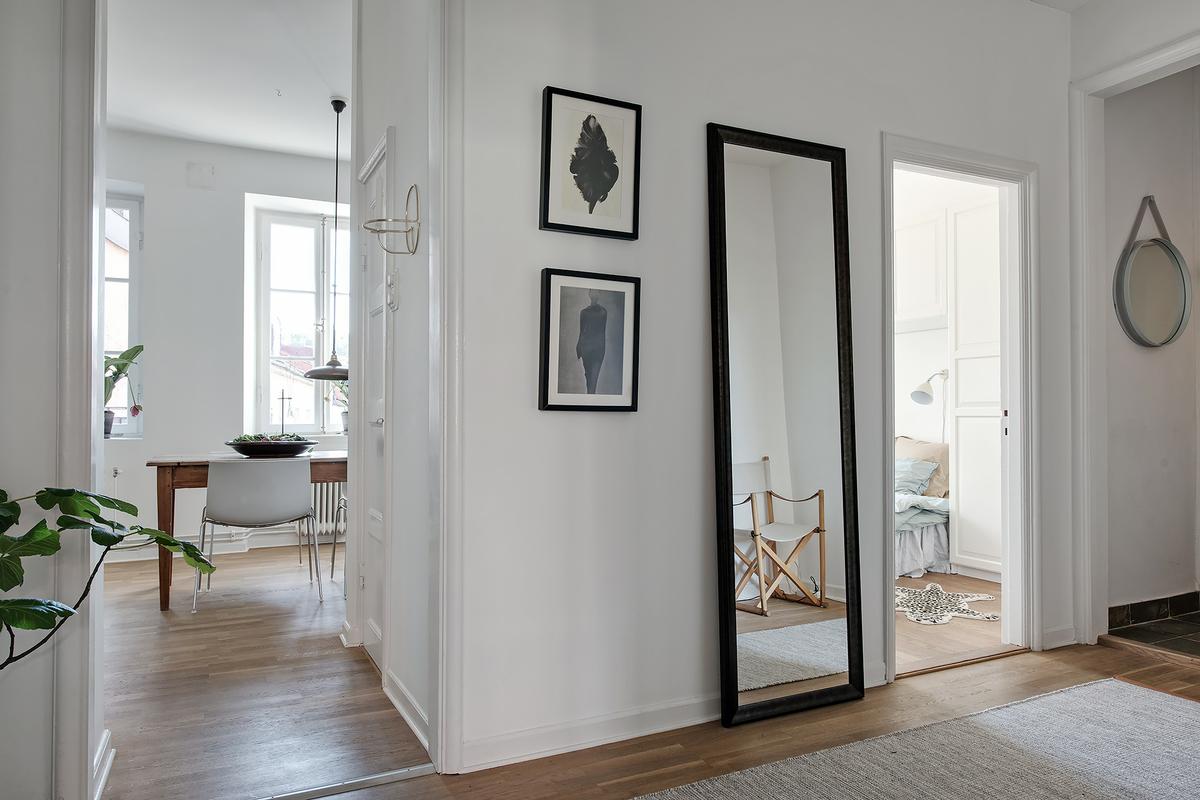 Decorar_con_armonía_un_mini_piso_composiciones-recibidor-03