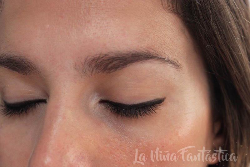 Detalle ojos cerrados smudgy eyes