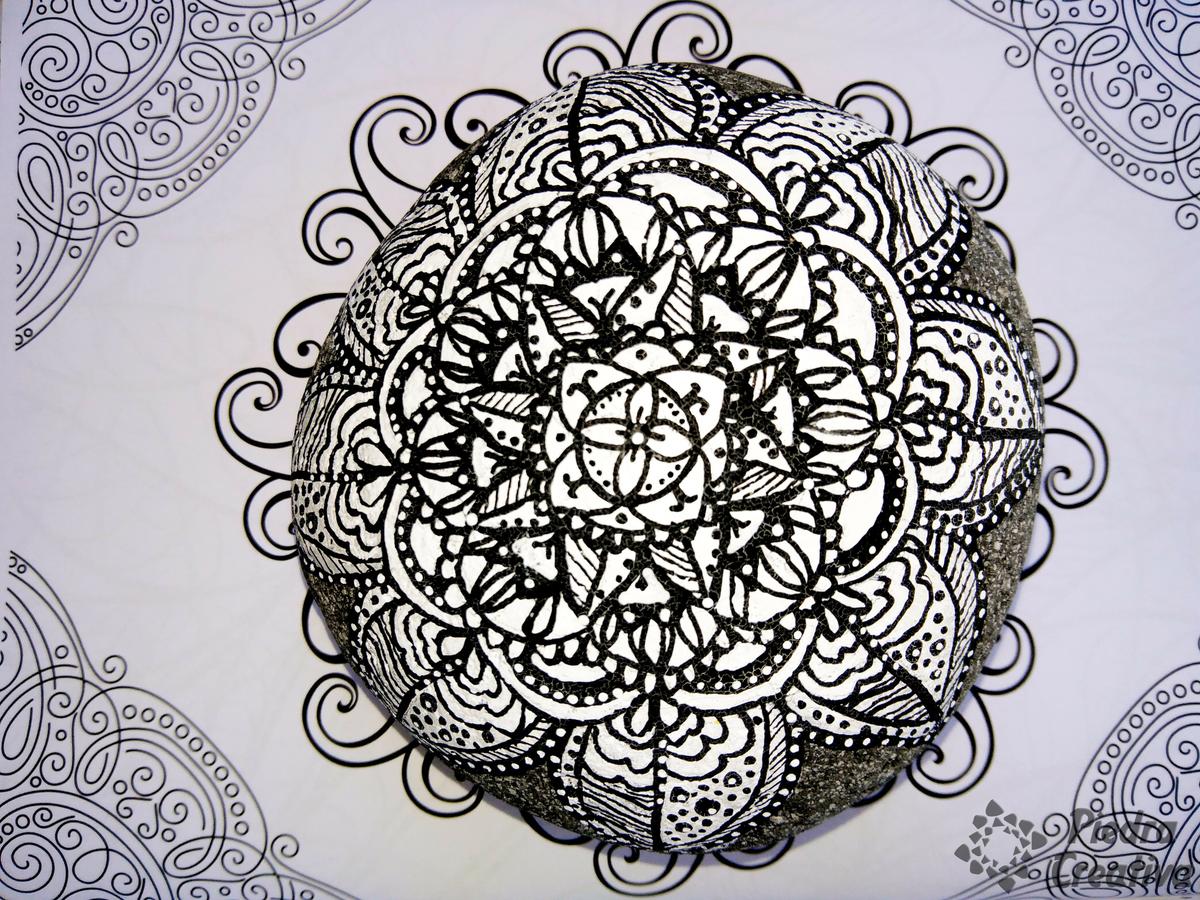 Diy mandala white and black