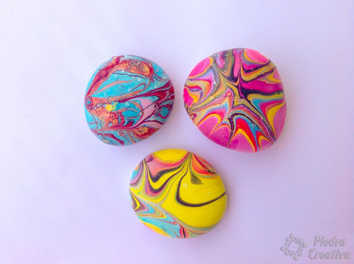 Piedras pintadas con esmalte de uñas