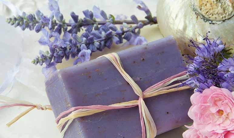Cómo lavar un colchón con remedios caseros