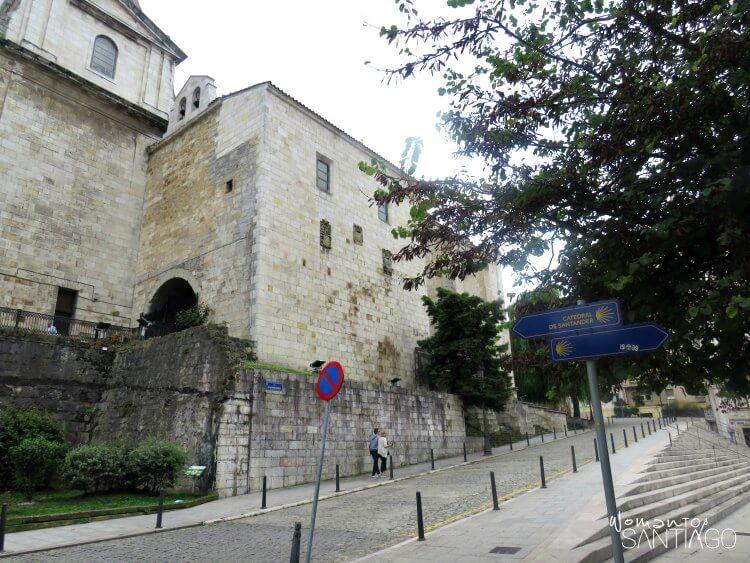 calle de santander que da a la catedral
