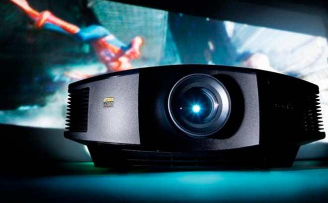 Cómo elegir e instalar un proyector: cosas a tener en cuenta