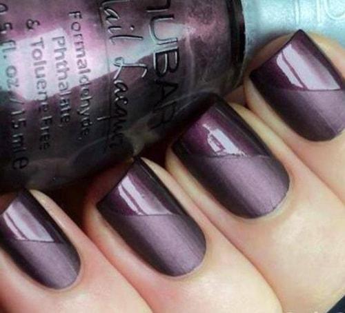 Uñas mate moradas
