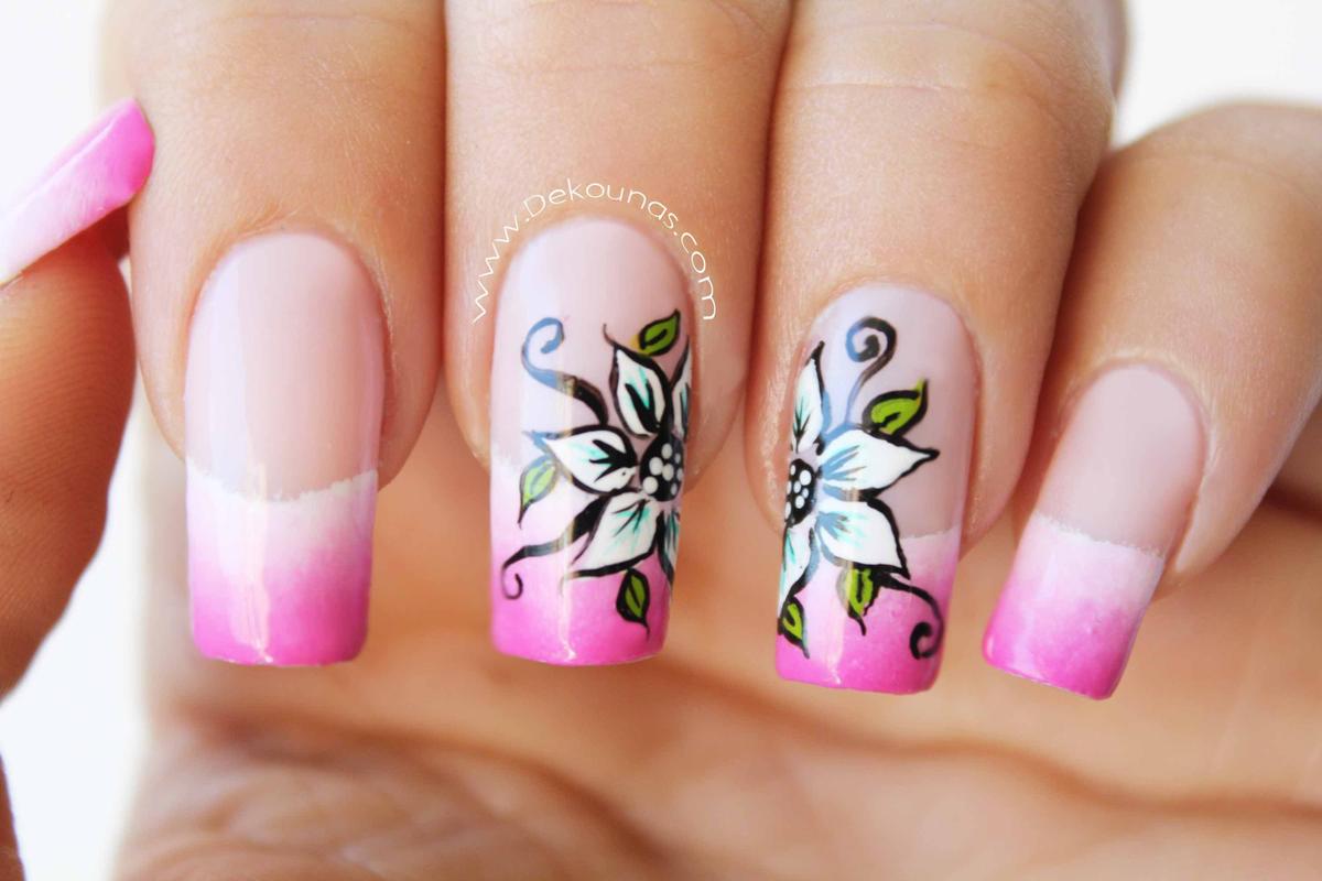 Diseño de uñas con flores