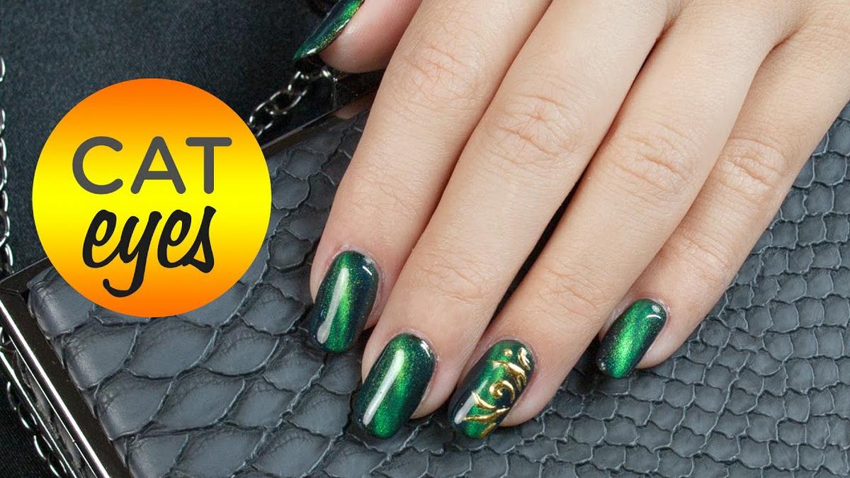 cat eyes verde y dorado