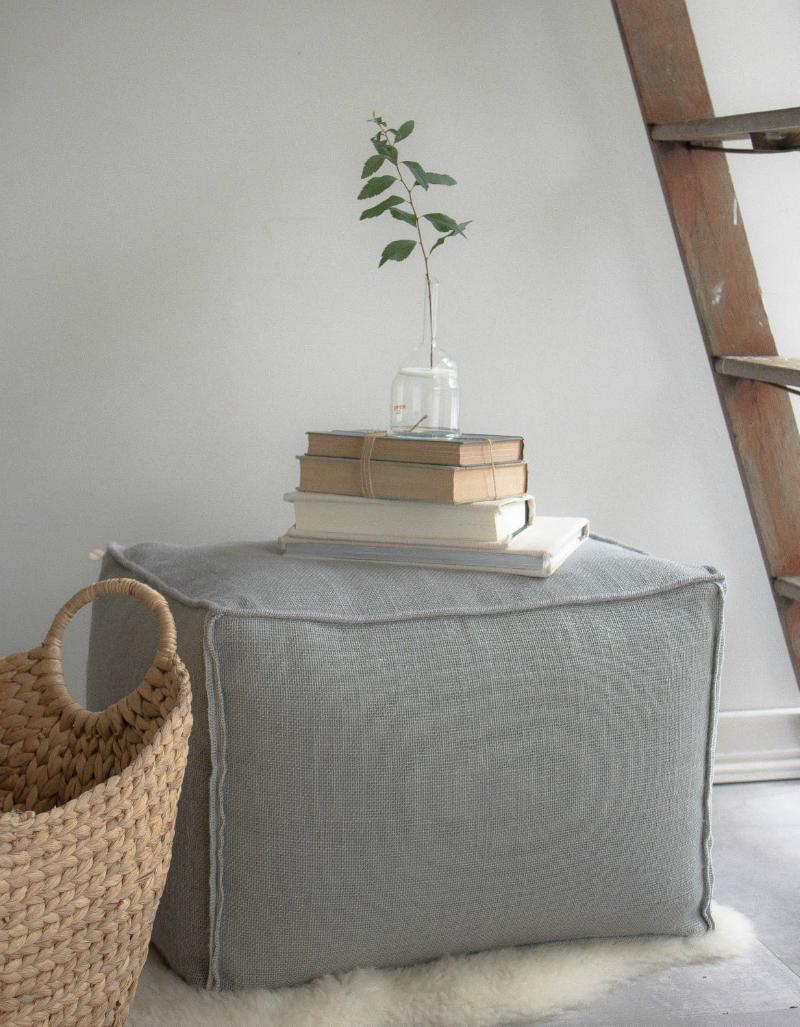 Decorar_con_puffs_complementos decorativos_rincón_lectura-06