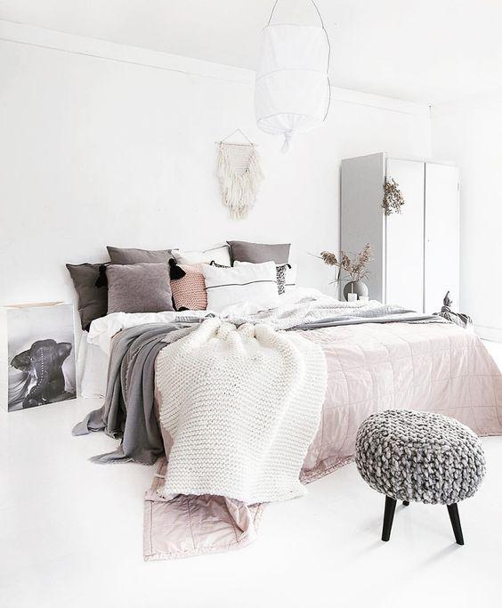 Decorar_con_puffs_complementos decorativos_dormitorio-07