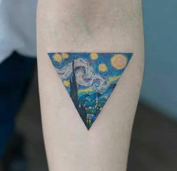 tatuajes de triangulos para hombres 6 - +40 Tatuajes de triángulos y su particular significado en cada diseño