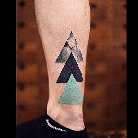tatuajes de triangulos para hombres 5 - +40 Tatuajes de triángulos y su particular significado en cada diseño