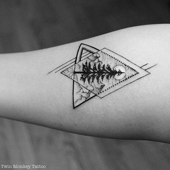 tatuaje con triangulos 5 - +40 Tatuajes de triángulos y su particular significado en cada diseño