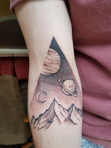 tatuajes de triangulos mundos