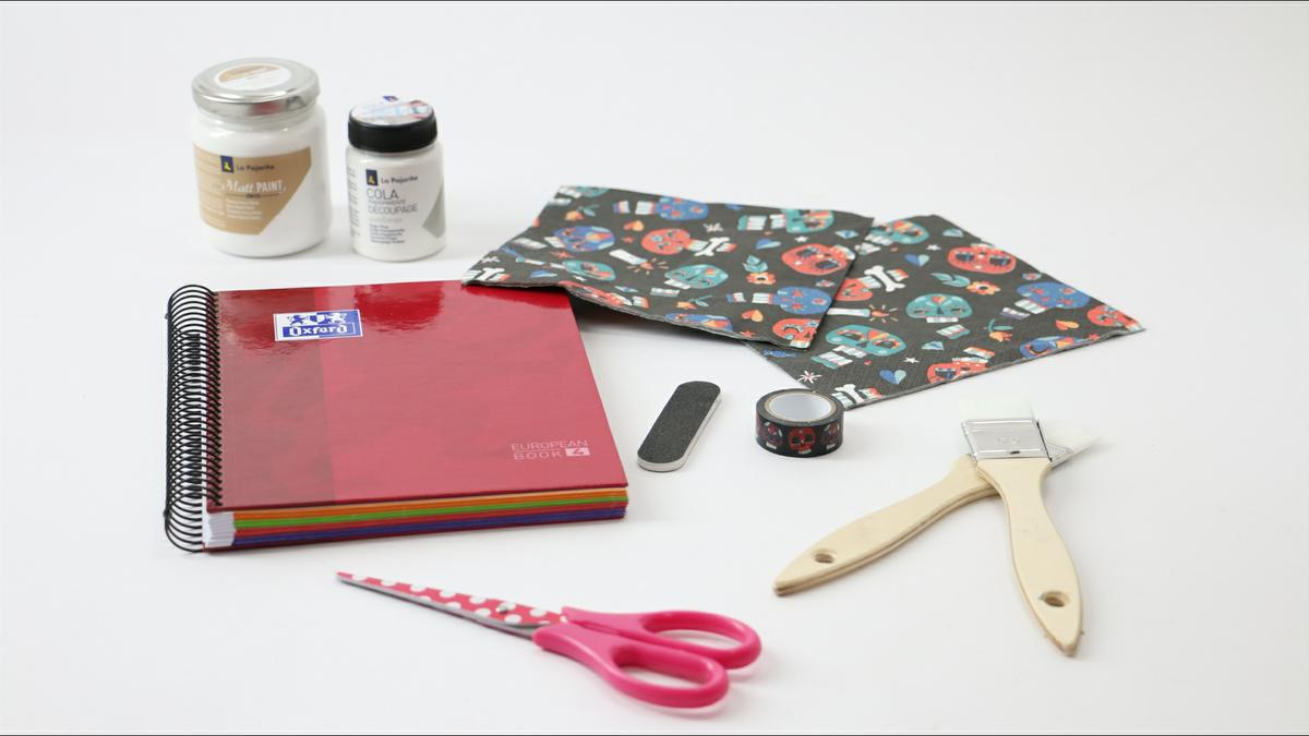 DIY LIBRETA HALLOWEEN DECOUPAGE JIPIJAPAS .Imagen fija002